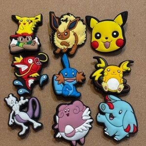 🩵💙Crocs 10 pc charm pikachu Colorful Cartoon Pet.